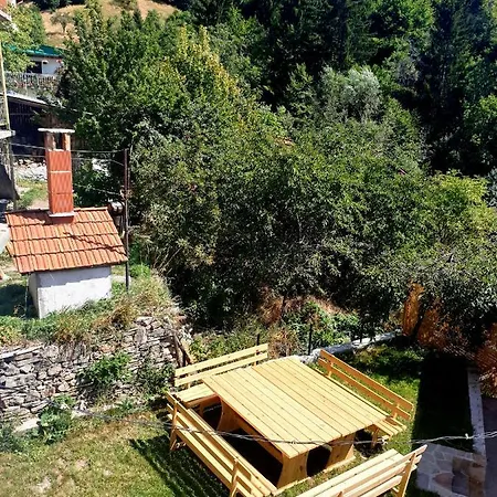 Даяна Maison d'hôtes Momchilovtsi (Smolyan)